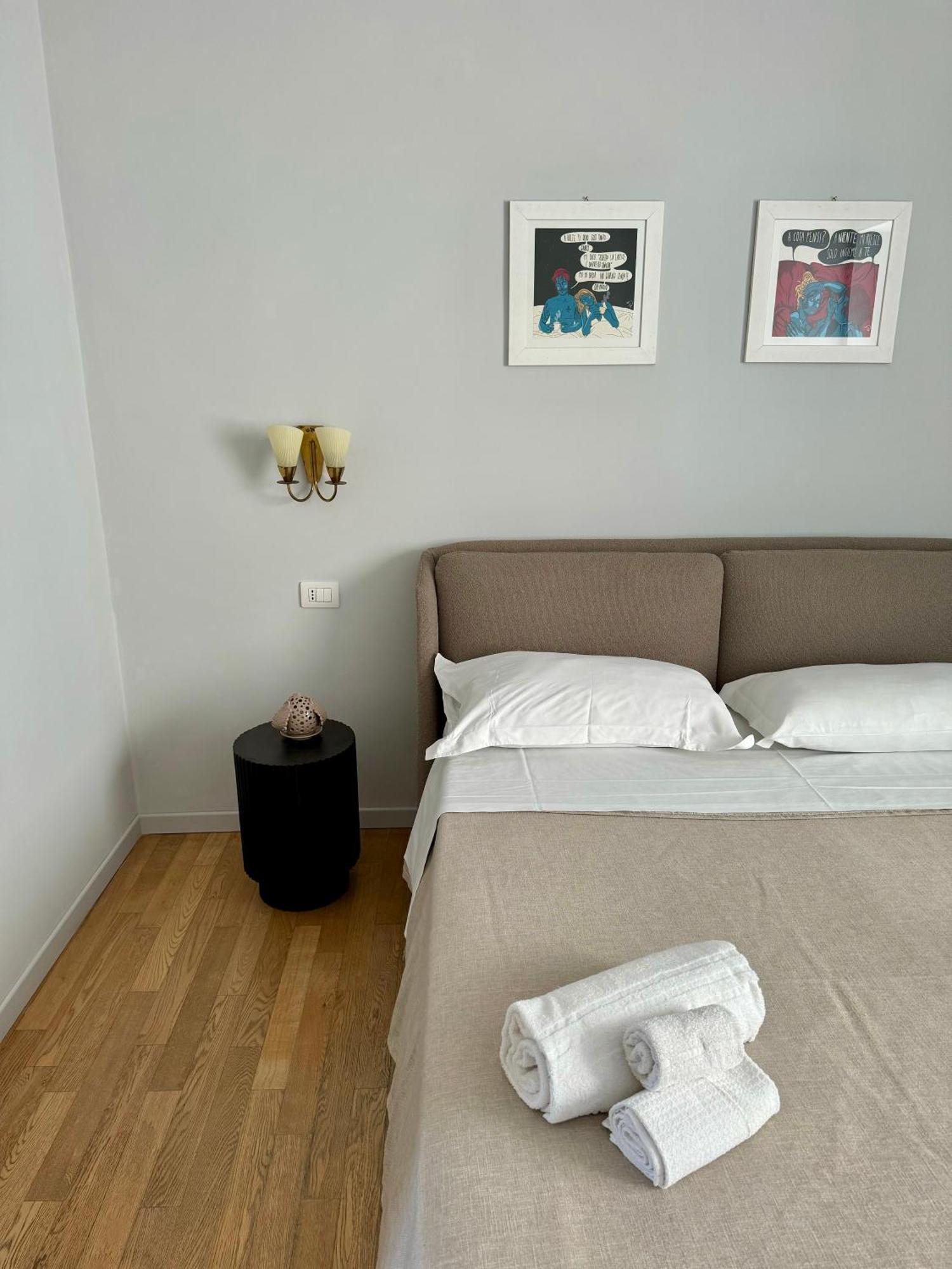 4 Balconi House- Appartamento Moderno A Lecce Exterior photo